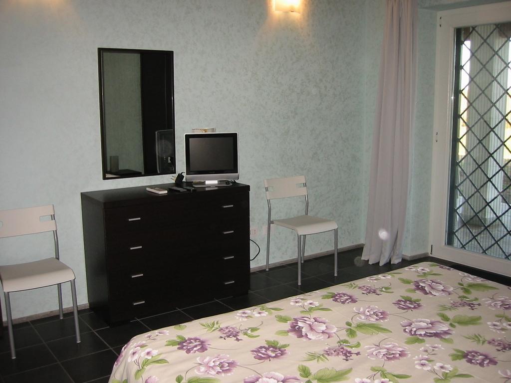 Casa Vacanze Vigna Di Valle Браччано Номер фото